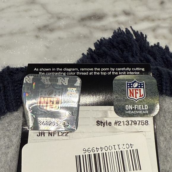 Tennessee Titans Beanie Hat Youth NFL Football Pom New Era Kids Outdoors NEW - Picture 8 of 12